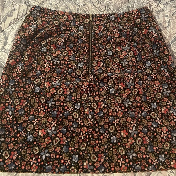 LOFT FLORAL PRINT SOFT FINE WALE CORDUROY A LINE SKIRT SIZE 2 - Picture 6 of 11
